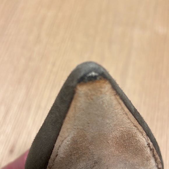 Jimmy Choo London Ladies Shoes, Made in Italy, size 40, gently used, Olive Green - Picture 10 of 11